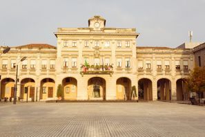Auton vuokraus S. Dona` Di Piave, Italia